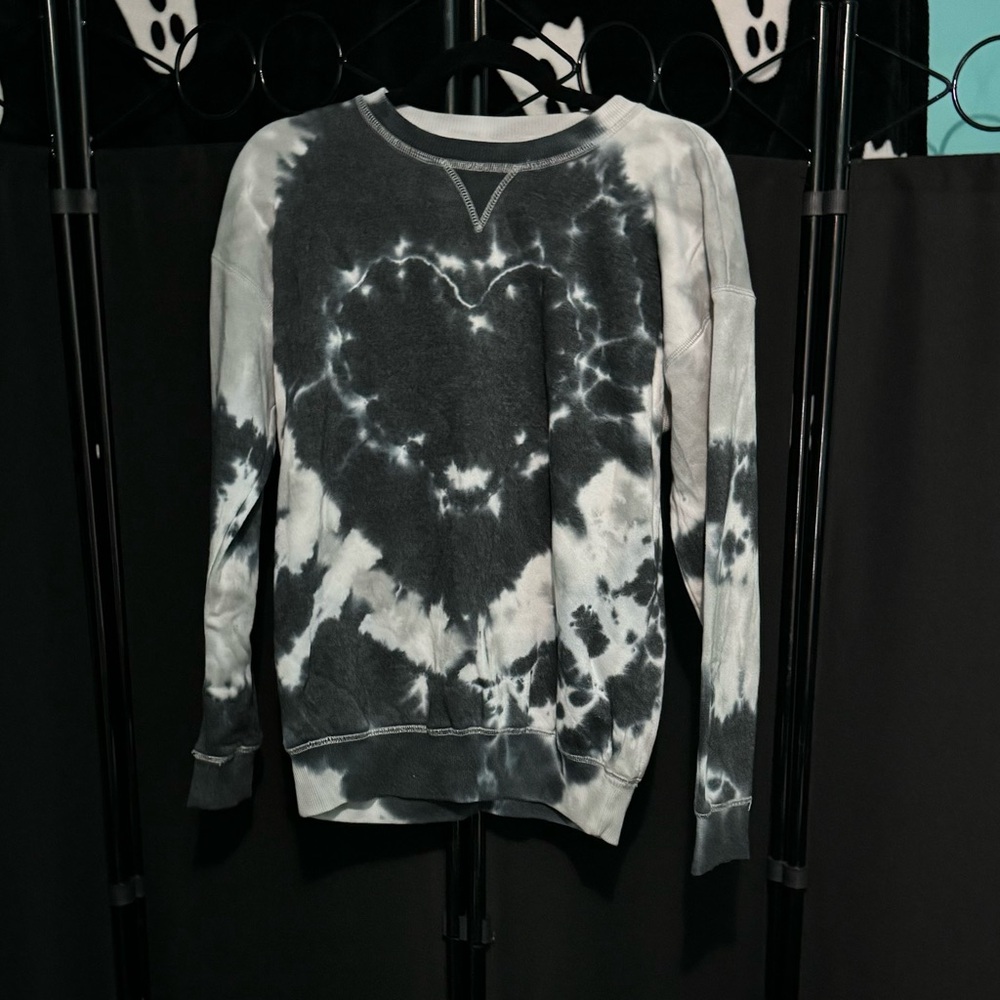 Tie dye heart black white gray sweatshirt adult xxs (00)